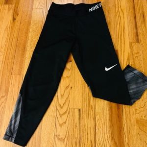 Black nike capri workout pant